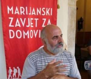 "LAŽ, GOSPODO!": Pater Ivan Ike Mandurić tvrdi kako kadeti policijske akademije nisu plesali Užičko kolo već kolo hrvatskih regija "LAŽ, GOSPODO!": Pater Ivan Ike Mandurić tvrdi kako kadeti policijske akademije nisu plesali Užičko kolo već kolo hrvatskih regija