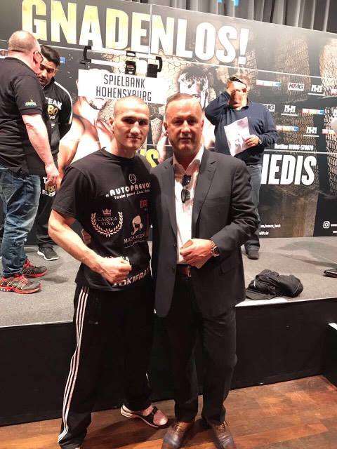 Boksač Emil Markić otputovao na Novi Zeland gdje se bori za titulu internacionalnog prvaka u WBO Emil i menadzerRedzo Dedeic