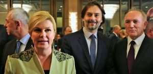 U razgovoru za Fenix Magazin Kolinda Grabar Kitarović: Moramo imati dobre veze s Hrvatima izvan domovine Hrvatska predsjednia Kolinda Grabar Kitarović na Večernjakovoj domovnici u Bad Homburgu u društvu Dražena Klarića i Stipe Puđe