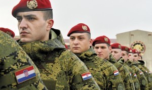 Pauci na postrojavanju / Foto: Arhiv IV Gardijske brigade HV