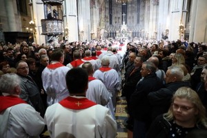 Sredinje euharistijsko slavlje u èast blaenog Alojzija Stepinca