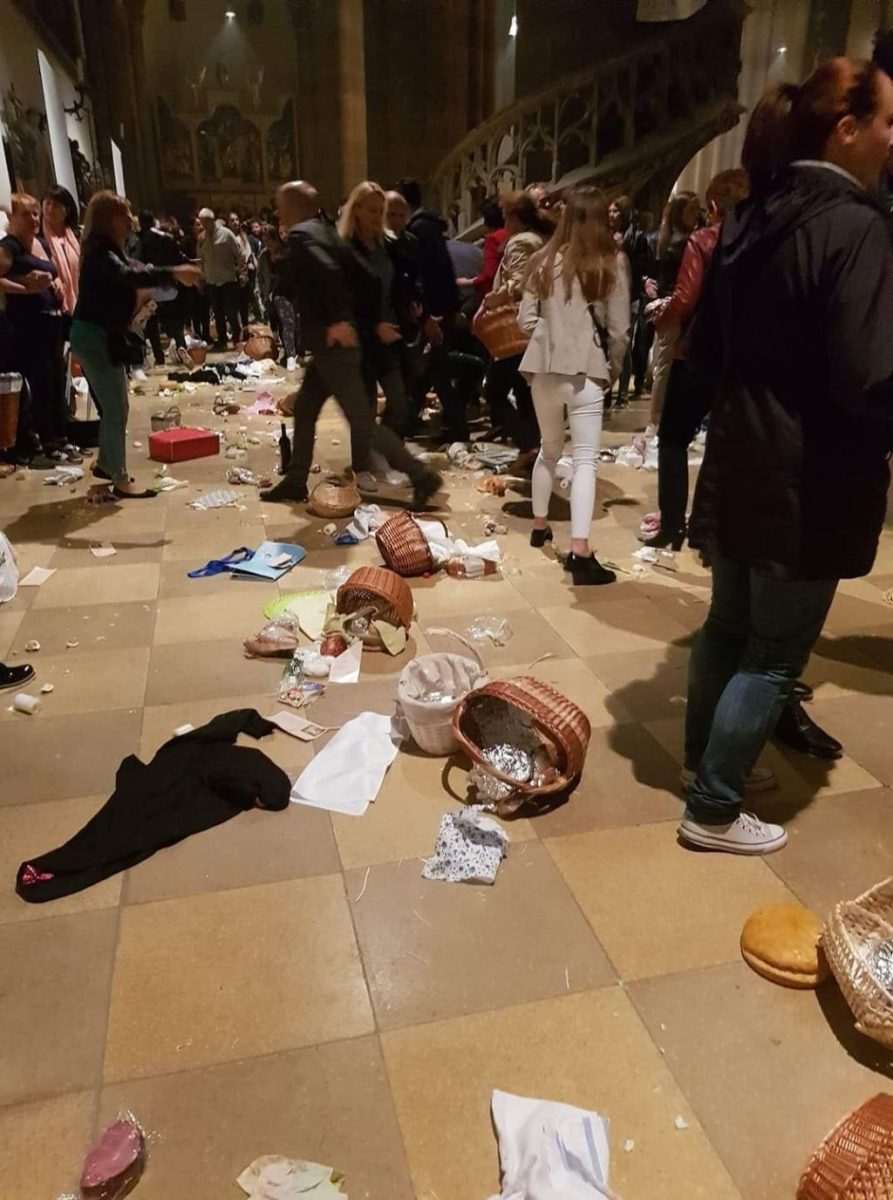 Prizor iz crkve nakon napada / Foto: Fenix (Ana Biondić)
