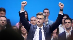 Andrej Plenković s predizbornog skupa u Zagrebu: 'Zajedno do pobjede 26. svibnja, s ljubavlju za Hrvatsku' Središnji predizborni skup Hrvatske demokratske zajednice (HDZ) za izbore članova u Europski parlament u Zagrebu / Foto: Hina