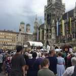 (FOTO I VIDEO) TIJELOVO U HRVATSKOM ISELJENIŠTVU: U Stuttgartu se okupilo oko 2 tisuće Hrvata, u Münchenu Hrvati u zajedničkoj procesiji s hrvatskim obilježjima