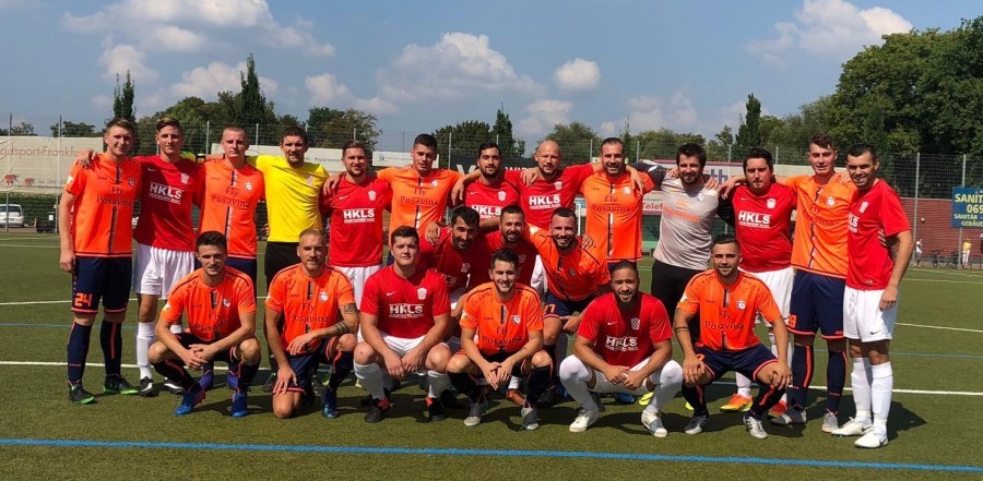 TRENER CROATIJE D. IŠTUK: Zvonimiru Doiću je slomljena noga, išlo ga se namjerno zastrašiti za igru Igrači Croatije i Posavine pred početak utakmice u Frankfurt-Heddernheim / Foto: Fenix (S.Konta)