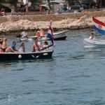 (FOTO) REGATA ZA HRVATSKE BRANITELJE U RAŽANCU KOD ZADRA: Turisti su znatiželjno gledali što se događa