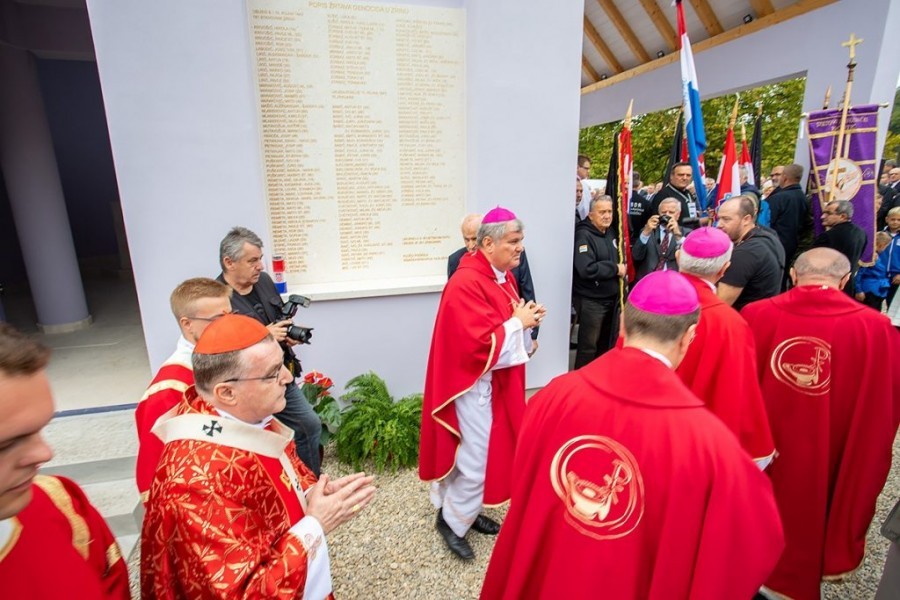 ZRIN - NIKAD OŠTRIJE PORUKE KARDINALA BOZANIĆA: Tko se boji istine i istraživanja povijesnih činjenica taj u suvremenim okolnostima omogućuje širenje mržnje i netrpeljivosti Biskupi u Zrinu