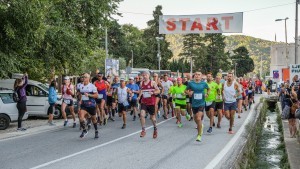UDRUGA BISERI HRVATSKE: Završen još jedan Ston Wall Marathon - Pobjednici dobili suvenire udruge „Djeca Pelješca“ Ston _Maraton