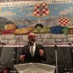 (FOTO i VIDEO) 20. JUBILARNA HERCEGOVAČKA VEČER U STUTTGARTU: Iseljeni Hrvati pjevali sa Željkom Bebekom i gostima