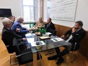 Izaslanstva na sastanku