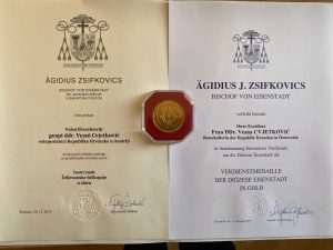 Visoko odličje austrijskog biskupa Egidija Živkovića veleposlanici RH u Austriji dr. Vesni Cvjetković veleposlanstvo vesna cvjetkovic