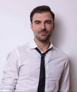 VEČERNJAKOVA DOMOVNICA 2020: Predstavljamo glumce i redatelje u kategoriji "Gluma" Tomislav Tomi Vujčić
