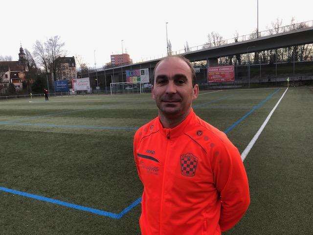 FRANKFURT: Danas, u nedjelju, se igra hrvatski nogometni derbi između Posavine i Croatije Frankfurt, očekuje se odlična utakmica i veliki broj navijača Trener Croatije Frankfurt Anto Matić / Foto: Fenix