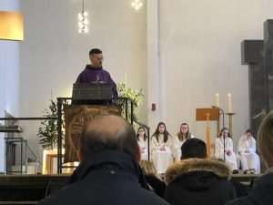 NOVA ODREDBA BISKUPIJE LIMBURG: Od sutra pa u iduća tri tjedna, do Cvjetnice, nema sv.misa Ove su odredbe samo privremene, rekao je fra Kristijan Šilić /Foto:Fenix