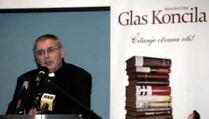 GL. UREDNIK GLASA KONCILA: Raspisivanje parlamentarnih izbora u srpnju značilo bi bijeg od suočavanja s krizom Gl. urednik Glasa koncila Ivan Miklenić / Foto: Hina