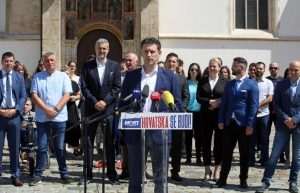 Bozo Petrov na predstavljanju liste Mosta