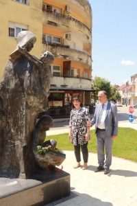 KANDIDATI HDZ-a IZ XI. IZBORNE U ŠIROKOM I LJUBUŠKOM: Zdravka Bušić poručila kako je HDZ-ova lista za XI. izbornu jedinicu pobjednička lista Zdravka Bušić i gradonačelnik Ljubuškog Nevenko Barbarić / Foto: Fenix
