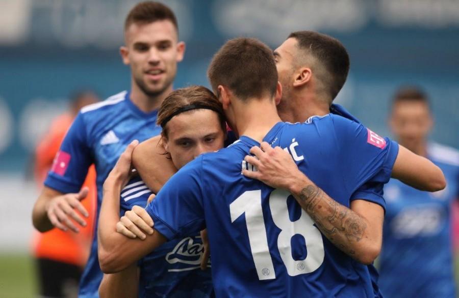 DINAMO PRVAK HRVATSKE: Pobjedom nad Varaždinom proslavili naslov prvaka Slavlje igrača Dinama / foto: Hina