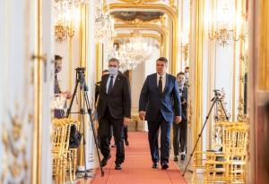 RAZGOVOR O OTVORENIM GRANICAMA: Milanović u Beču sa Van der Bellenom i Pahorom; predsjednik RH pozvao Austrijance na odmor u "vrlo sigurnu" Hrvatsku Van der Bellen i Milanović / Foto:Fenix (Zoran Cindrić)