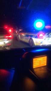 (VIDEO ) NA KARAVANKAMA KAO U HOROR FILMU: Djeca su plakala, ljudi se tukli, penjali se na krovove kamiona, spavali pored svojih vozila... Foto: Fenix