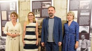 U Dubrovniku otvorena izložba o kupanju i kupalištima do Drugog svjetskog rata Autori izložbe Nikolina Pozniak, Tanja Ladišić, Nikša Selmani, Sanja Curić / Foto: Hina