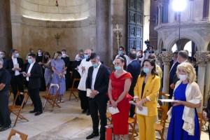 DOLAZIM KAO SVOJ MEĐU SVOJE: Mons. Kutleša i službeno postao nadbiskup koadjutor Splitsko-makarske nadbiskupije - Dolazim iz duvanjskog kraja koji je nekoć bio dio ove nadbiskupije Foto: Fenix S.M. Nadbiskupija)