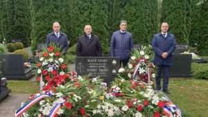Hrvatski ministri na grobu Blage Zadre / Foto: Fenix (MVEP)