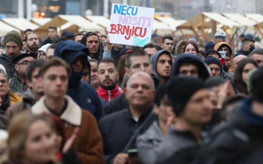 U Zagrebu održan prosvjed protiv mjera i Nacionalnog stožera Prosved Zagreb 55 brnjica u