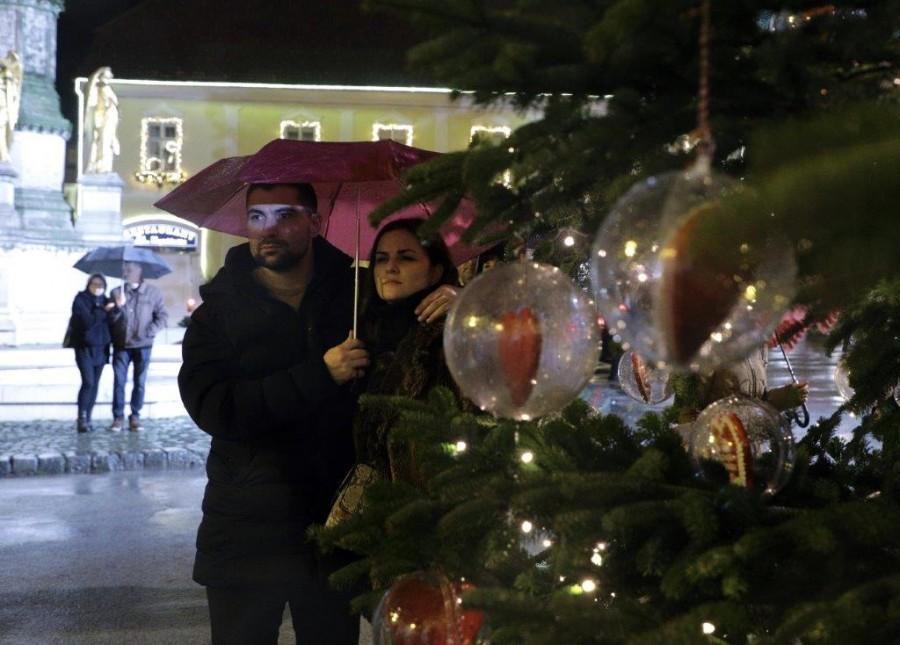 POLNOĆKA U KATEDRALI: U blaženoj noći Isus Krist se zauvijek ugradio u povijest svijeta Polnocka 2