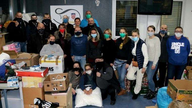 VILA CROATIA STUTTGART I NJEMAČKI CRVENI KRIŽ: Lijepa gesta njemačkih prijatelja koji pomažu stradalima u potresu u Hrvatskoj Foto: Fenix (Željko Cindrić)
