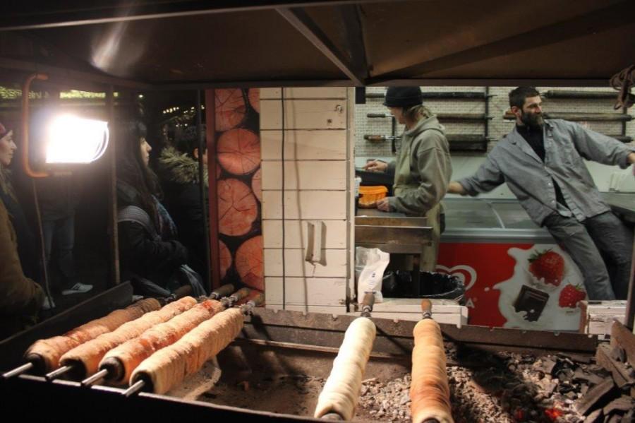 Arhivska fotografija pravljenja slatkiša u Pragu / Foto: Fenix (S.P.)