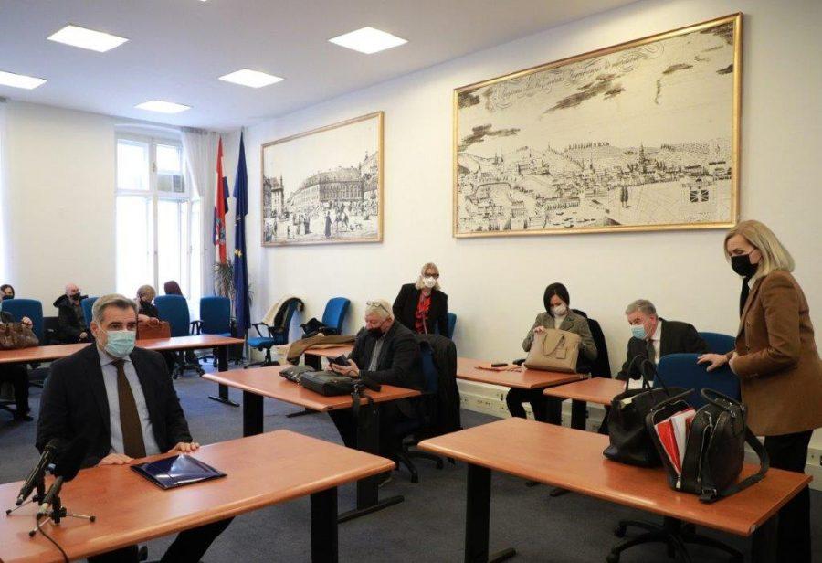 NADAN VIDOŠEVIĆ NA SUDU: Tvrdi kako on i njegovi suradnice nisu počinili nikakvu štetu NADAN VIDOŠEVIĆ NA SUDU: Tvrdi kako on i njegovi suradnice nisu počinili nikakvu štetu