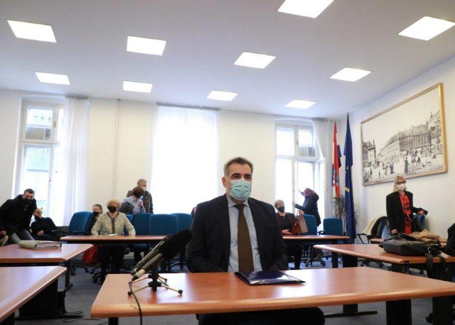 NADAN VIDOŠEVIĆ NA SUDU: Tvrdi kako on i njegovi suradnice nisu počinili nikakvu štetu NADAN VIDOŠEVIĆ NA SUDU: Tvrdi kako on i njegovi suradnice nisu počinili nikakvu štetu