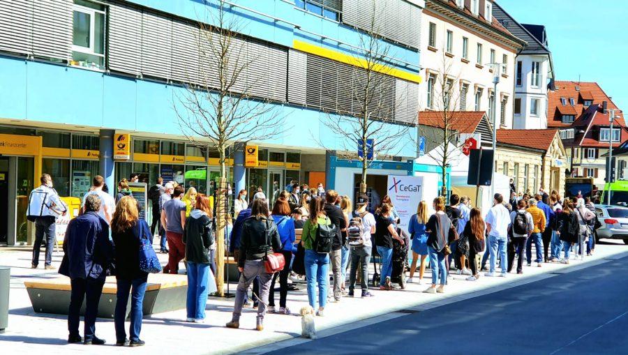 (FOTO) JAVNI ŽIVOT PONOVNO OTVOREN: Stanovnici u jednom njemačkom gradu odlaze u restorane, kafiće, uživaju u druženju... (FOTO) JAVNI ŽIVOT PONOVNO OTVOREN: Stanovnici u jednom njemačkom gradu odlaze u restorane, kafiće, uživaju u druženju...