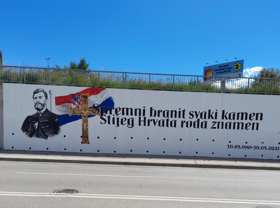 MURAL U SPLITU: "Spremni braniti svaki kamen, Stijeg Hrvata roda znamen" mural u splitu