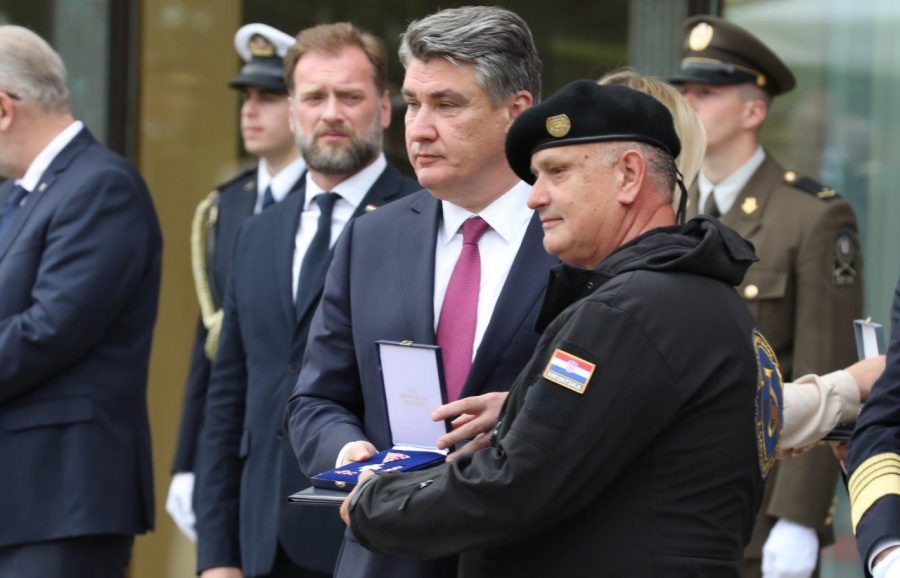 PRIJEM ZA DAN ORUŽENIH SNAGA RH: Hrvatski predsjednik Milanović dodijelio odličja zaslužnima Milanovic dodjela odlicja