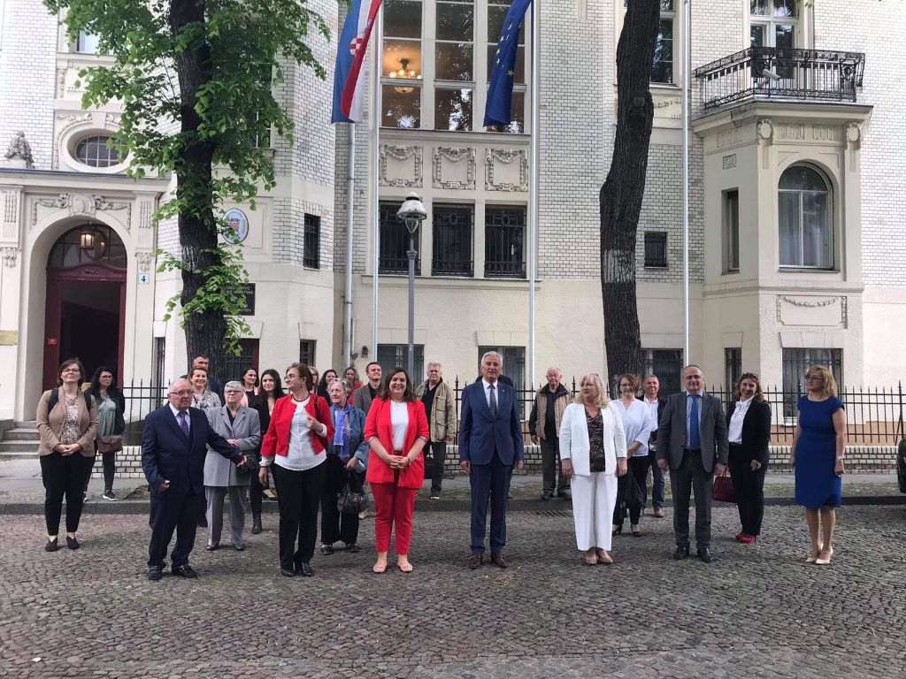 Hrvatsku kulturno-umjetničku i sportsku zajednicu Berlin i dalje će voditi Karmen Meić Zajednica Berlin