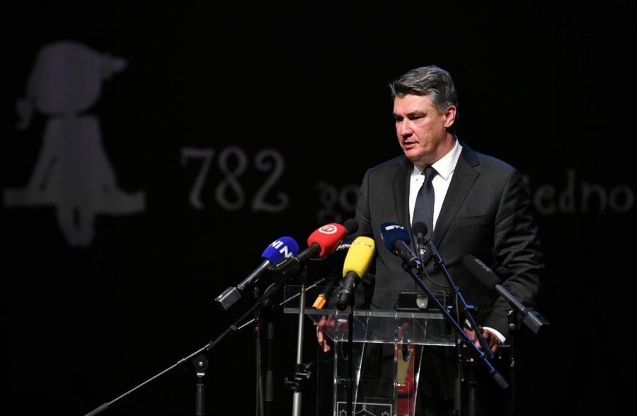 MILANOVIĆ ODGOVORIO SRPSKIM VLASTIMA I OPET PROZVAO PLENKOVIĆA: Povećan broj hrvatskih vojnika na Kosovu nije "nikakva provokacija Srbije"; Govor o radu nedjeljom je neiskren i 'predizborna finta' MILANOVIĆ ODGOVORIO SRPSKIM VLASTIMA I OPET PROZVAO PLENKOVIĆA: Povećan broj hrvatskih vojnika na Kosovu nije "nikakva provokacija Srbije"; Govor o radu nedjeljom je neiskren i 'predizborna finta'