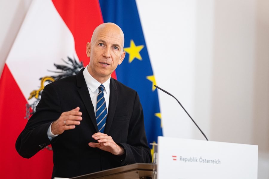 UNATOČ PADU NEZAPOSLENOSTI: U Austriji posao traži još 362.101 osoba ministar rada austrije