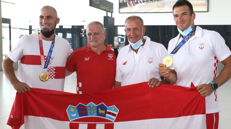 HRVATSKI OLIMPIJSKI JUNACI U ZAGREBU: Svečani doček za braću Valenta i Martina Sinkovića, Damira Martina i judo reprezentaciju