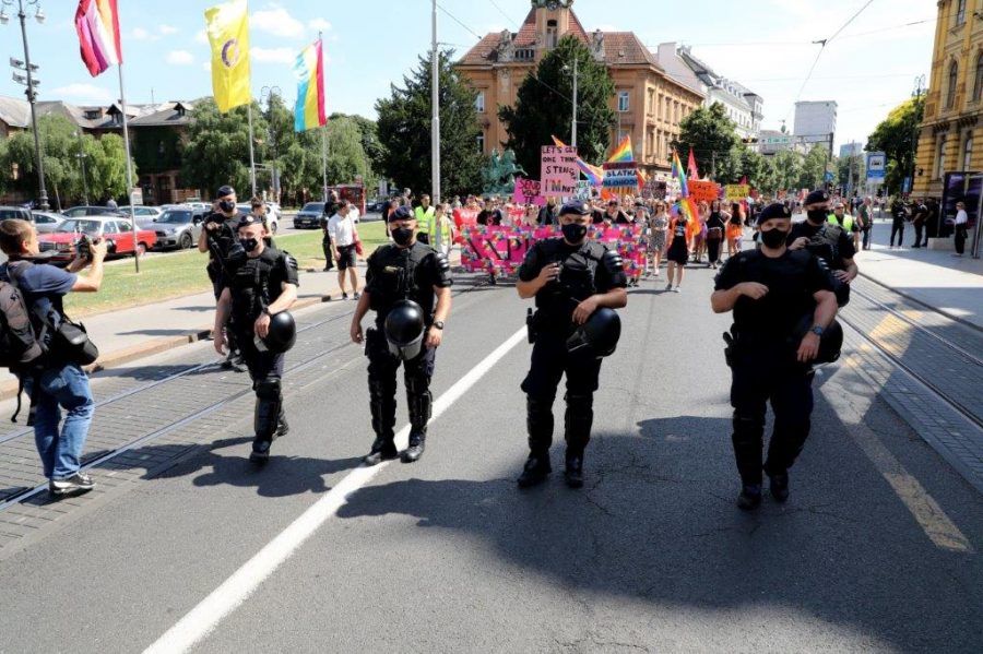 ZAGREBAČKA POLICIJA: Zbog napada na sudionike Zagreb Pridea privedeno pet osoba ZAGREBAČKA POLICIJA: Zbog napada na sudionike Zagreb Pridea privedeno pet osoba