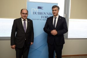 PLENKOVIĆ: Ako postoji jedna tema gdje se slažem s Milanovićem, onda je to pitanje ravnopravnosti Hrvata u BiH PLENKOVIĆ: Ako postoji jedna tema gdje se slažem s Milanovićem, onda je to pitanje ravnopravnosti Hrvata u BiH