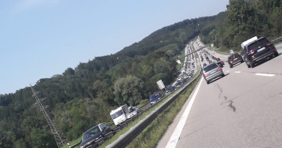 HRVATI KOJI PUTUJU U NJEMAČKU JAVLJAJU: Velike su gužve i prema Njemačkoj i Hrvatskoj, na Karavankama se čeka i do 6 sati