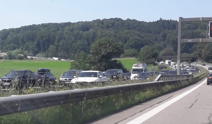 HRVATI KOJI PUTUJU U NJEMAČKU JAVLJAJU: Velike su gužve i prema Njemačkoj i Hrvatskoj, na Karavankama se čeka i do 6 sati
