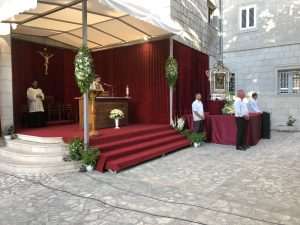 (FOTO i VIDEO) Hrvati iz domovine i iseljeništva hodočaste Čudotvornoj Gospi Sinjskoj (FOTO i VIDEO) Hrvati iz domovine i iseljeništva hodočaste Čudotvornoj Gospi Sinjskoj