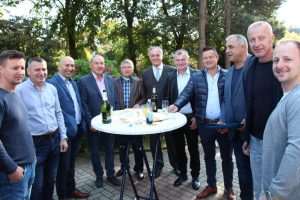 (FOTO) UZ MNOŠTVO EMOCIJA I SUZA: Vlč. Vinko Delinac se nakon 28 godina službe u katoličkim misijama Bochum i Gelsenkirchen oprostio od svojih vjernika
