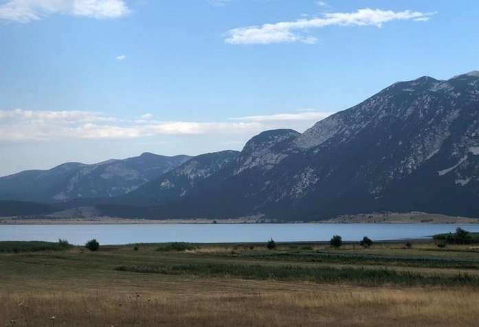 TKO UNIŠTAVA BLIDINJE? Ilegalna gradnja, vjetropark i šutnja institucija prijete prirodnoj baštini BLIDINJE JEZERO