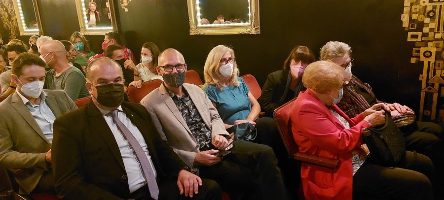 PREMIJERA: Gavranovi „Papučari“ oduševili Bečane