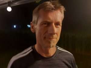 ZÜRICH: Odigrana neobična prvenstvena nogometna utakmica seniora (40+) na koju je Croatija došla sa svega 8 igrača ZÜRICH: Odigrana neobična prvenstvena nogometna utakmica seniora (40+) na koju je Croatija došla sa svega 8 igrača