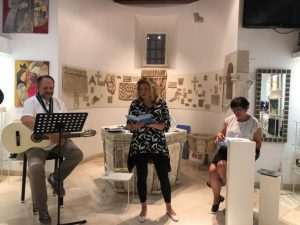 PJESNIČKA VEČER U DUBROVAČKOJ GALERIJI SEBASTIAN: Iseljenički dvojac Jadranka Klabučar Gros i Josip Čenić i Dubrovkinja Irja Jerković razgalili srca ljubitelja poezije